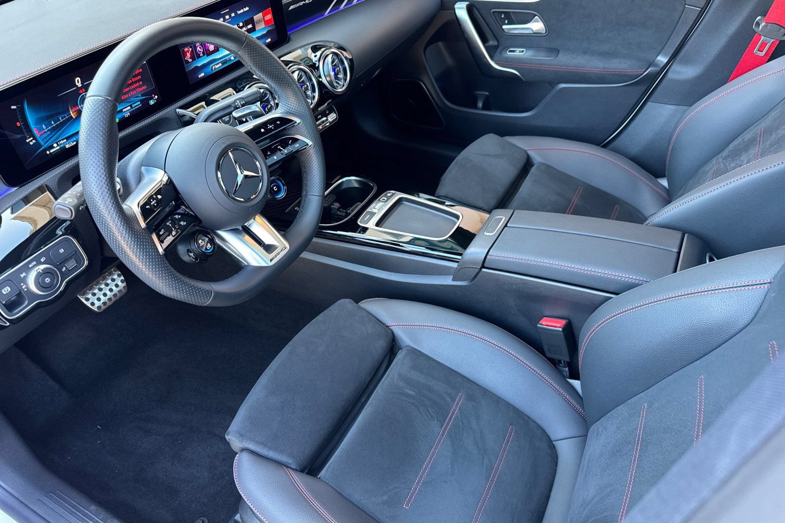 Used 2026 Mercedes-Benz CLA 35 AMG 4MATIC image 13