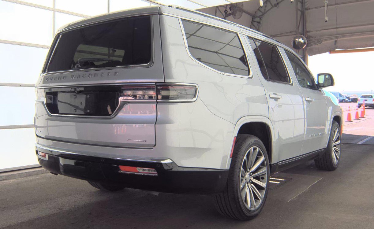 Used 2022 Jeep Grand Wagoneer Series II w/ Convenience Group III AWD/4WD image 4