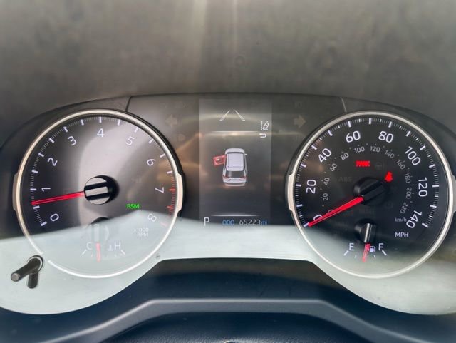 Used 2019 Toyota RAV4 XLE Premium w/ Cold Weather Package AWD/4WD image 17