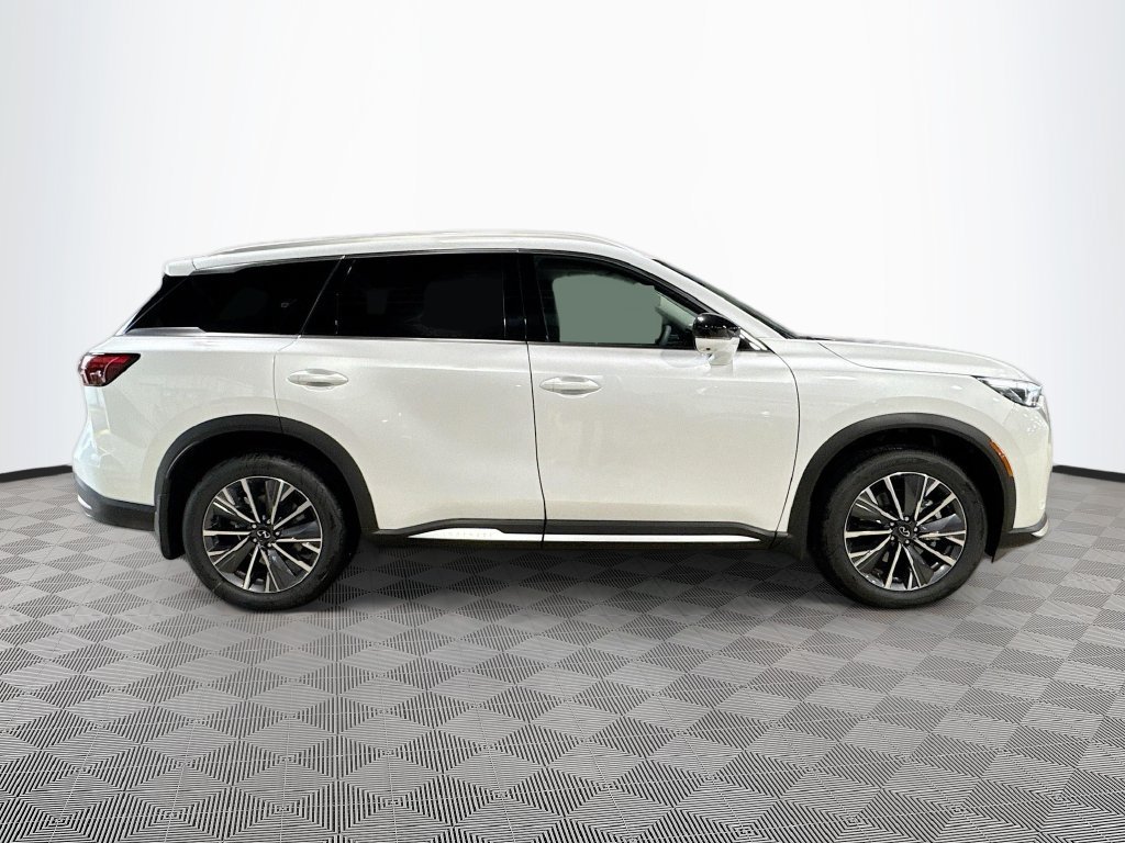 Certified 2026 INFINITI QX60 Luxe w/ Cargo Package FWD image 5