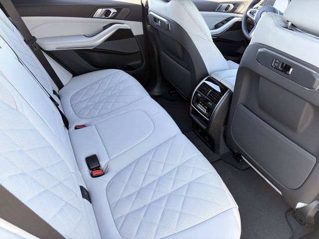 Used 2026 BMW X5 sDrive40i w/ M Sport Package RWD image 14