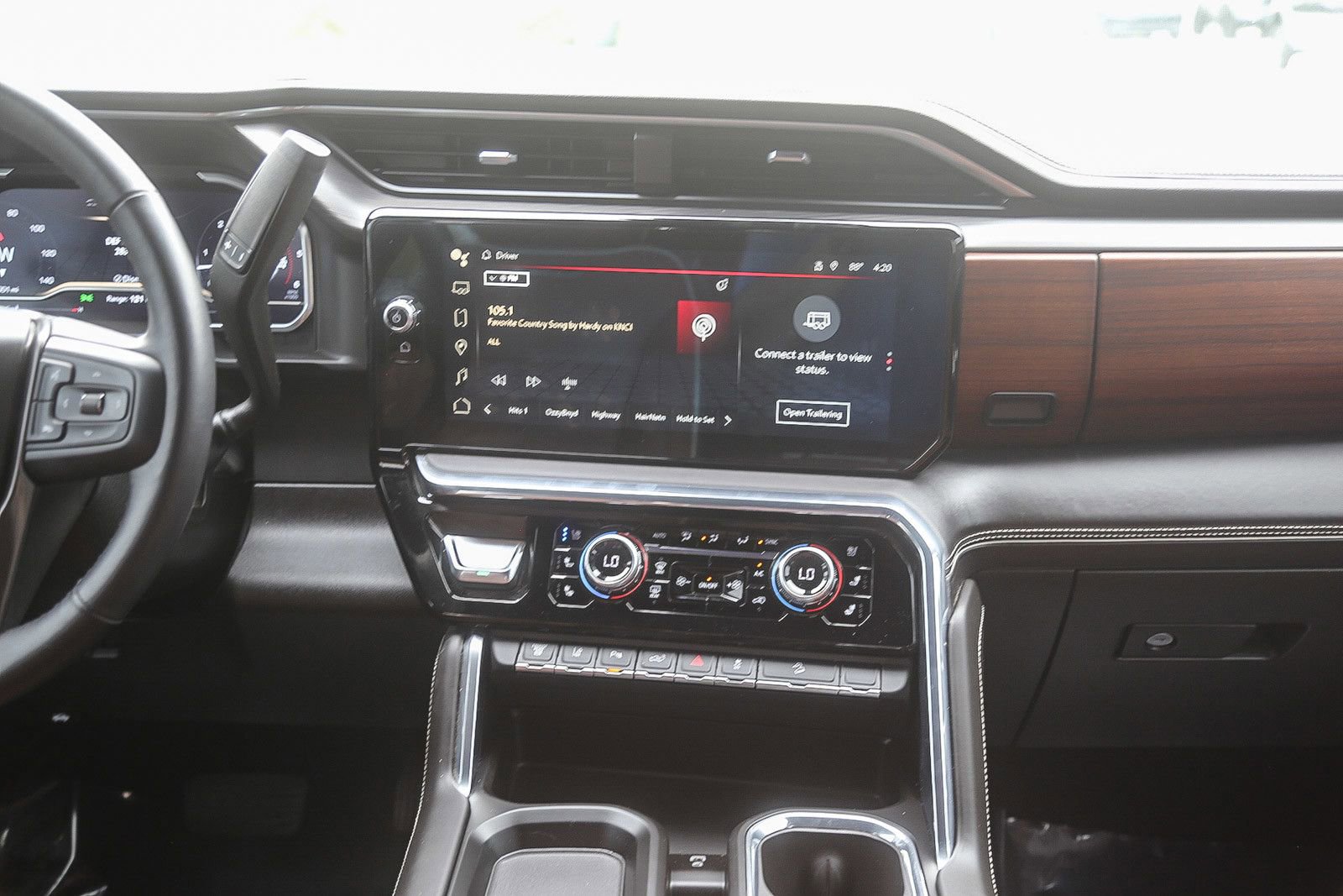 Used 2024 GMC Sierra 3500 Denali Ultimate image 11