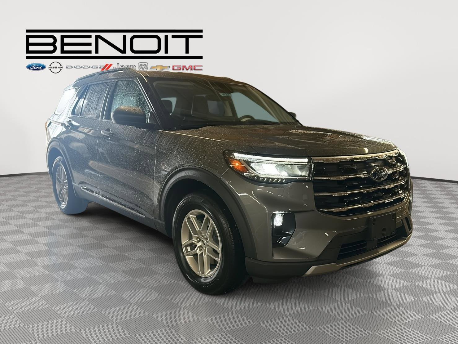 New 2025 Ford Explorer Active w/ Active Comfort Package image 3