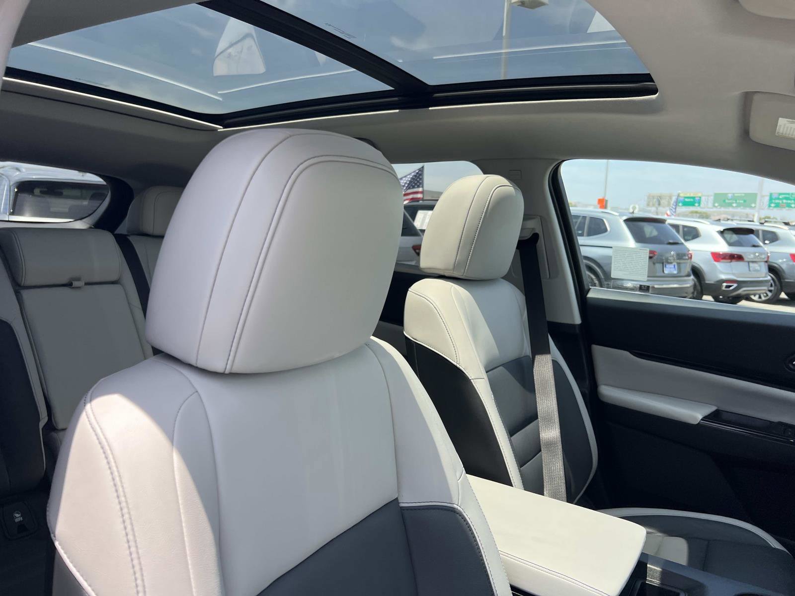 Used 2024 Honda Prologue Touring image 34