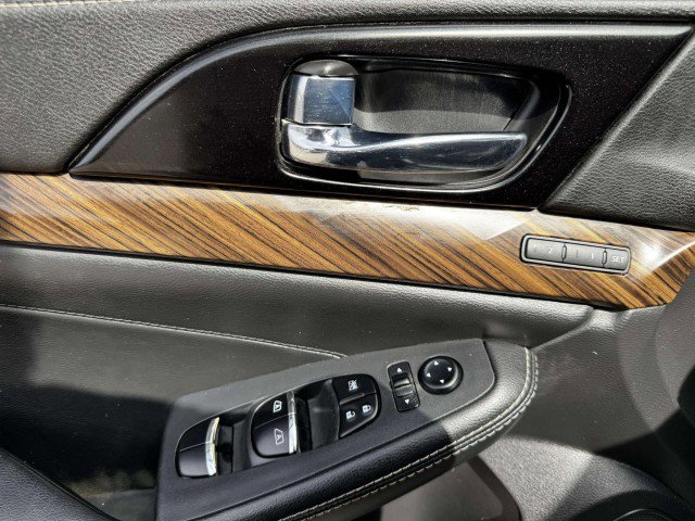 Used 2017 Nissan Maxima Platinum image 18