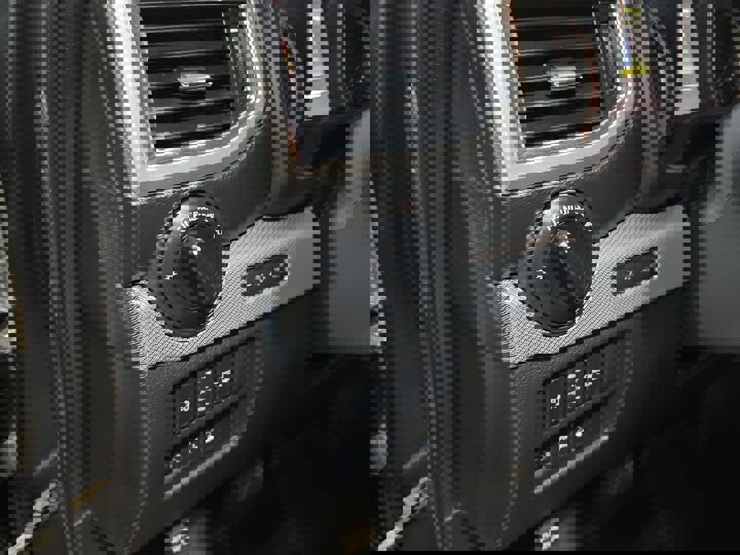 Used 2016 Nissan Titan PRO-4X image 10