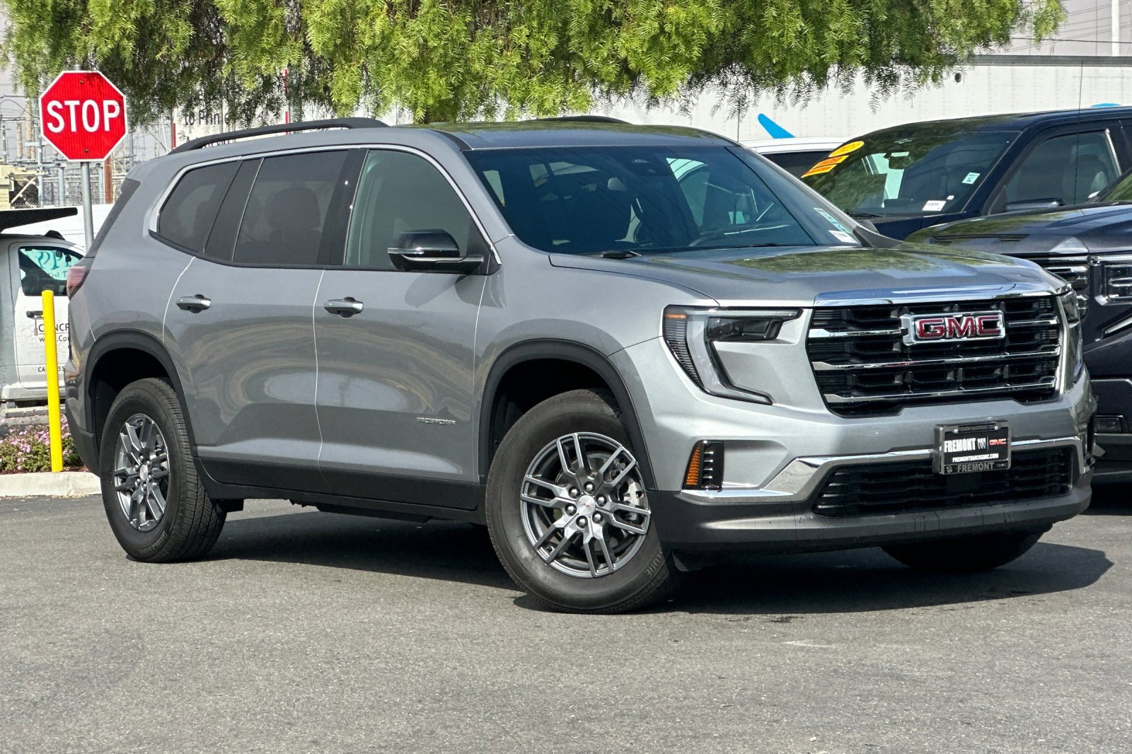 Used 2025 GMC Acadia Elevation