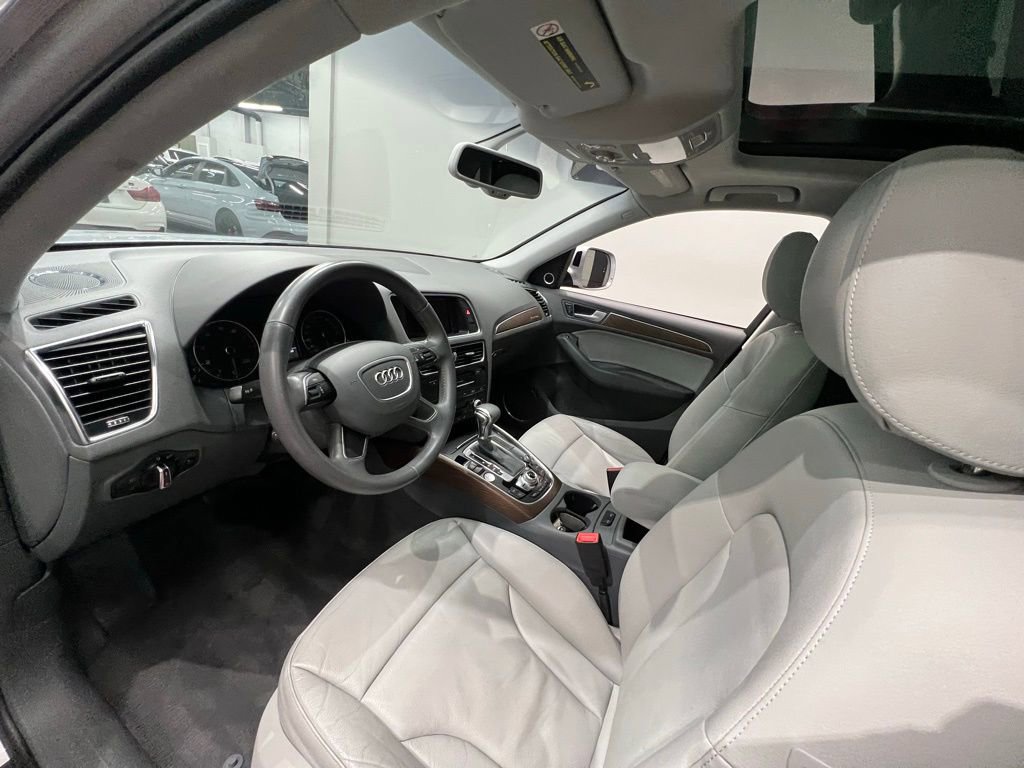 Used 2013 Audi Q5 3.0T Prestige image 22