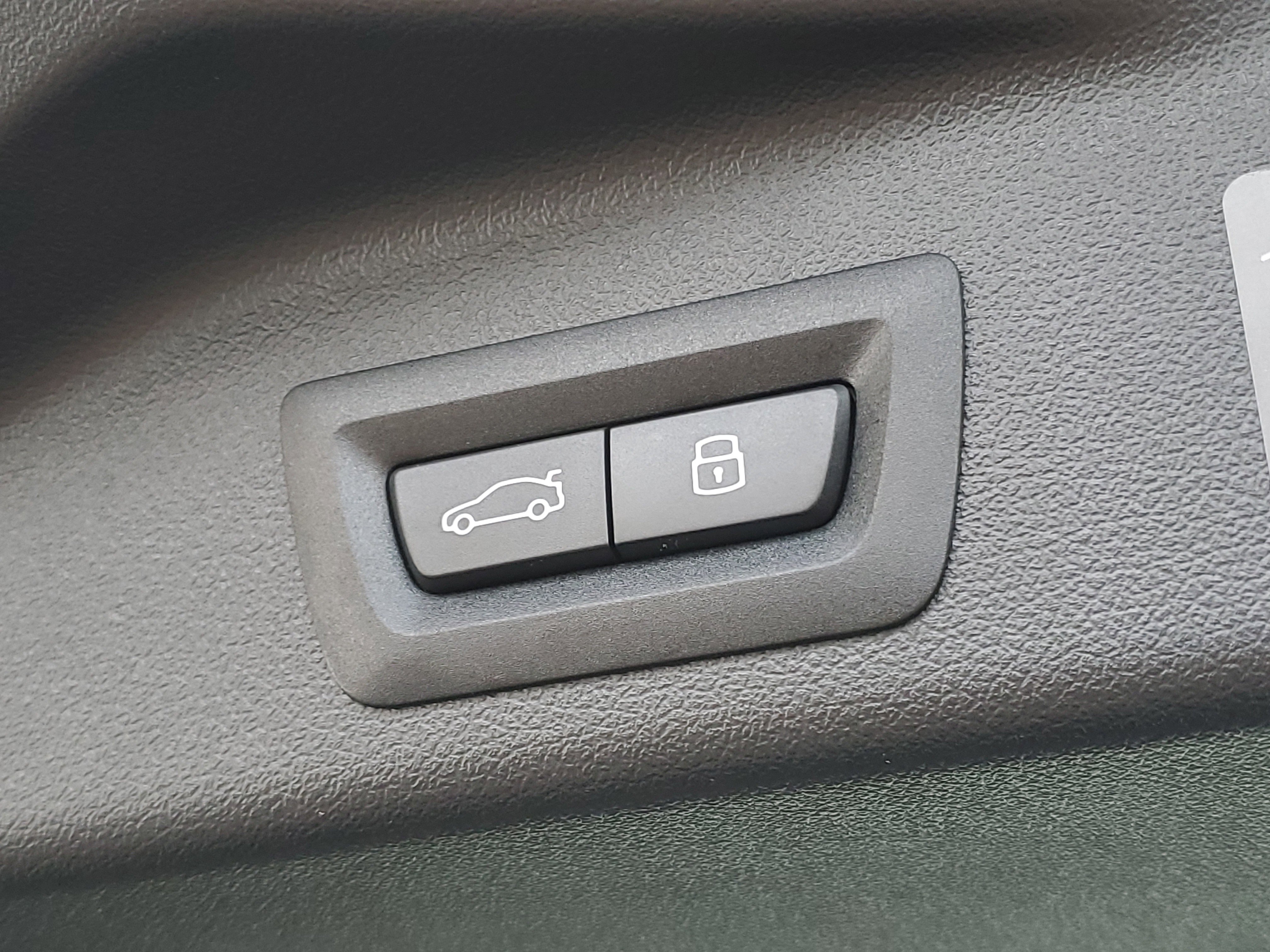 New 2026 BMW X5 xDrive50e image 28