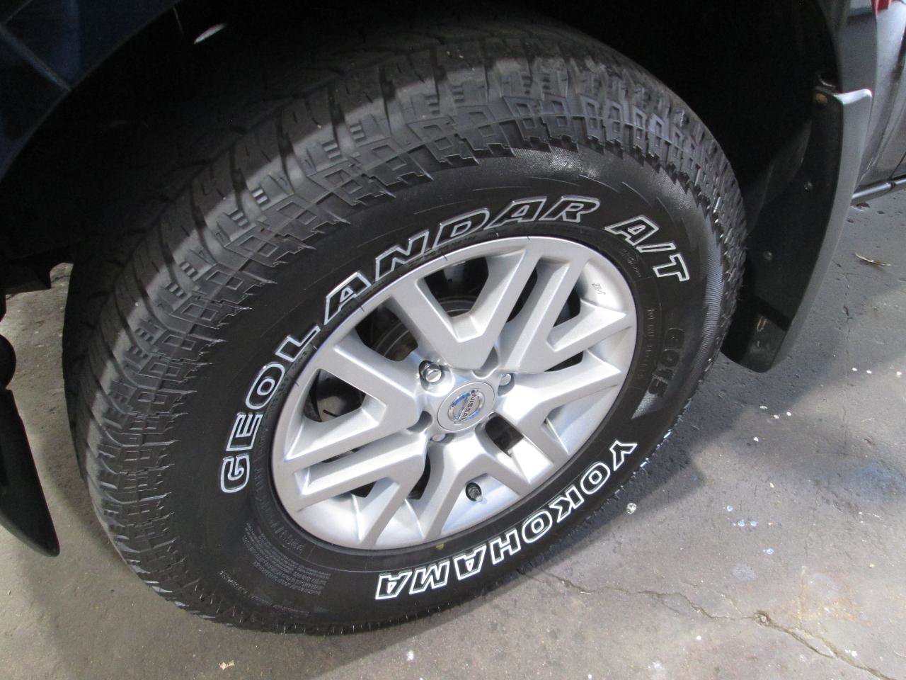 Used 2015 Nissan Frontier SV AWD/4WD image 38