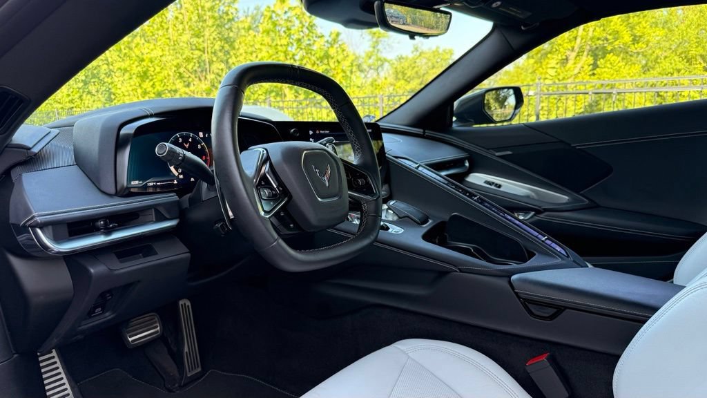 Used 2024 Chevrolet Corvette Stingray Coupe w/ 1LT RWD image 9