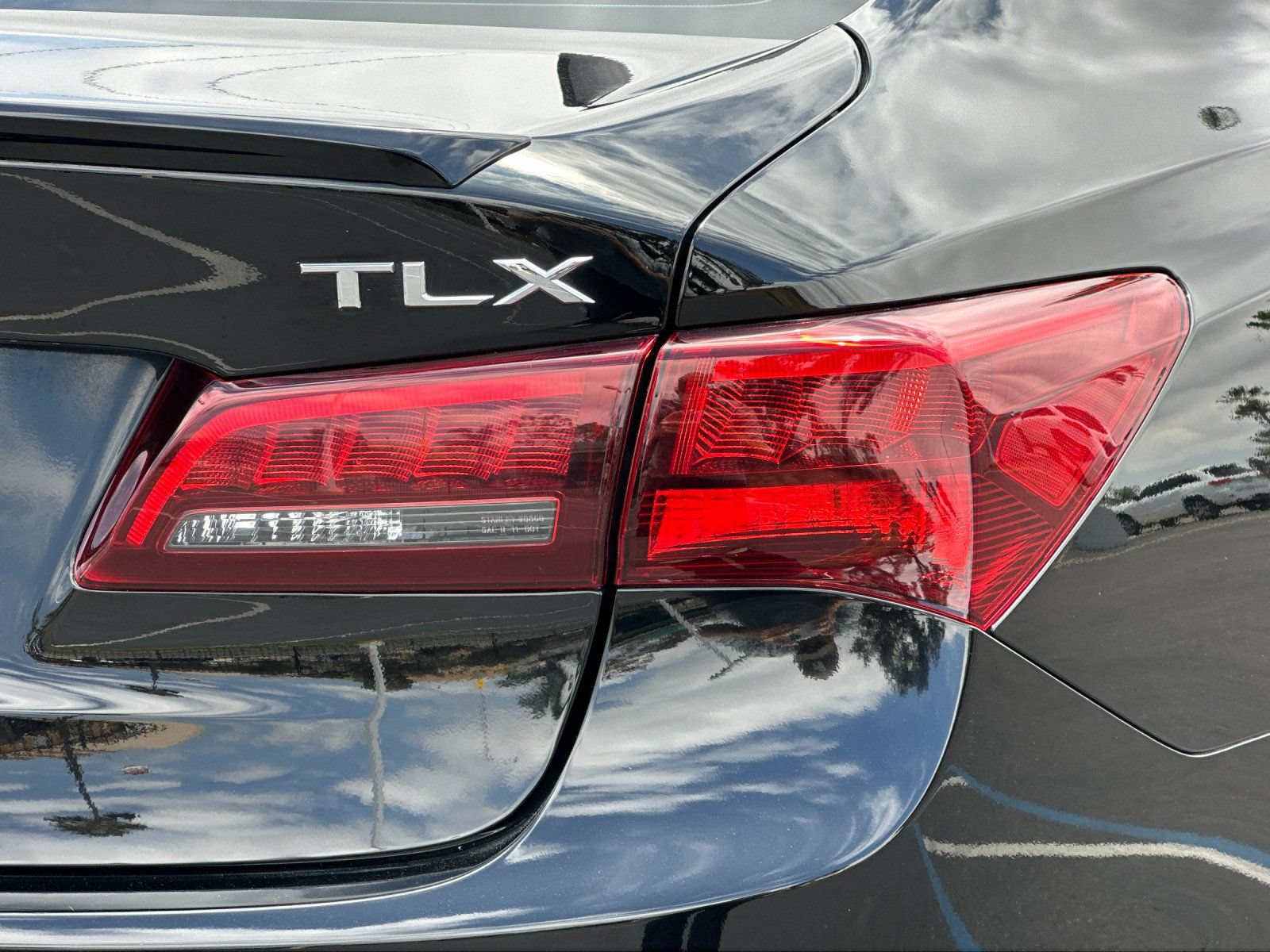 Used 2018 Acura TLX V6 w/ Technology & A-SPEC Pkg FWD image 25