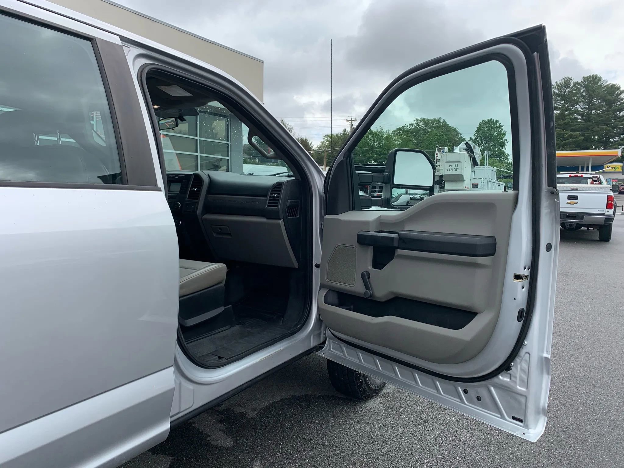 Used 2017 Ford F350 XL AWD/4WD image 19