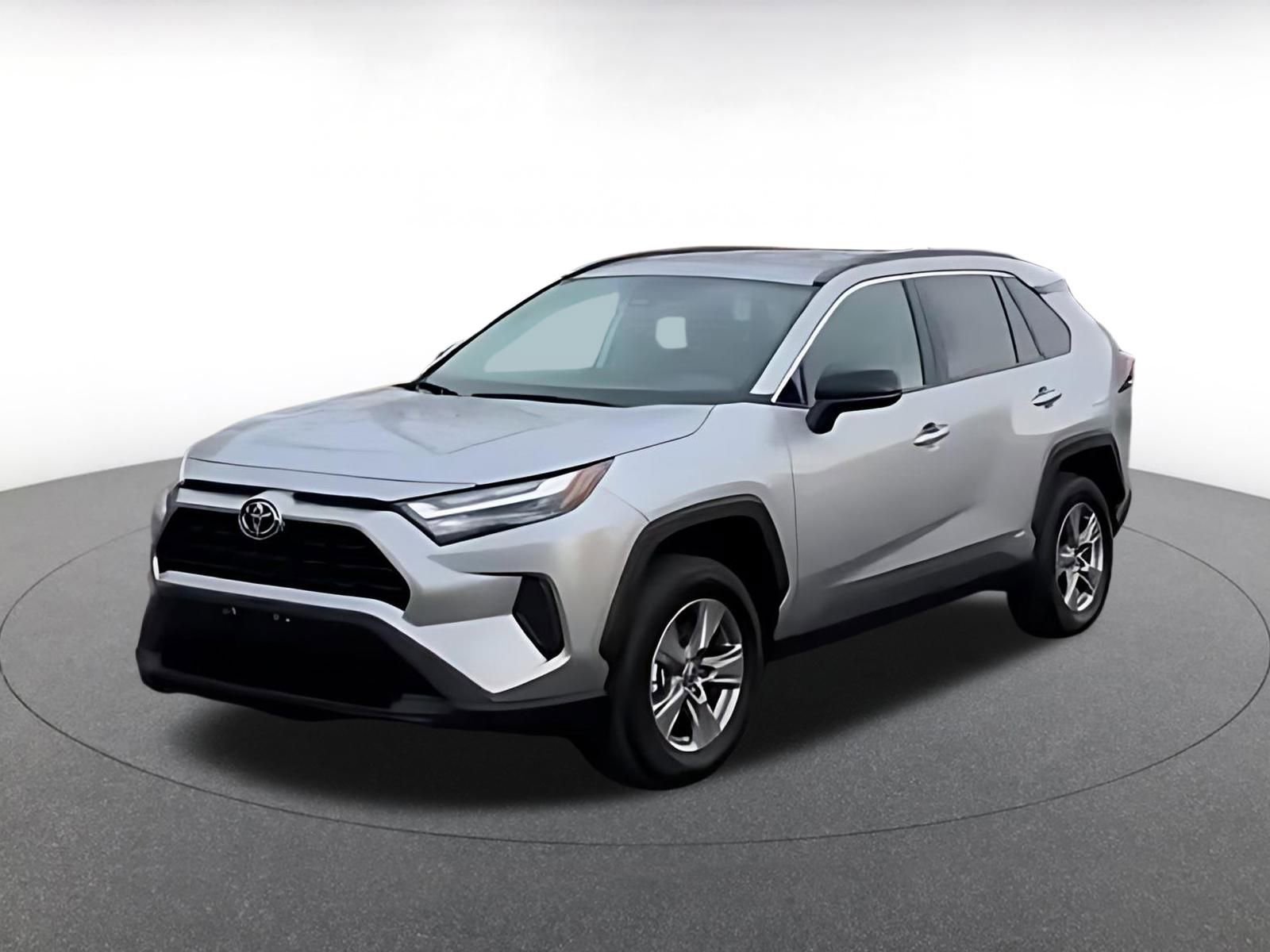 Used 2025 Toyota RAV4 LE image 3