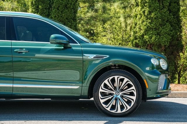Used 2022 Bentley Bentayga AWD/4WD image 14