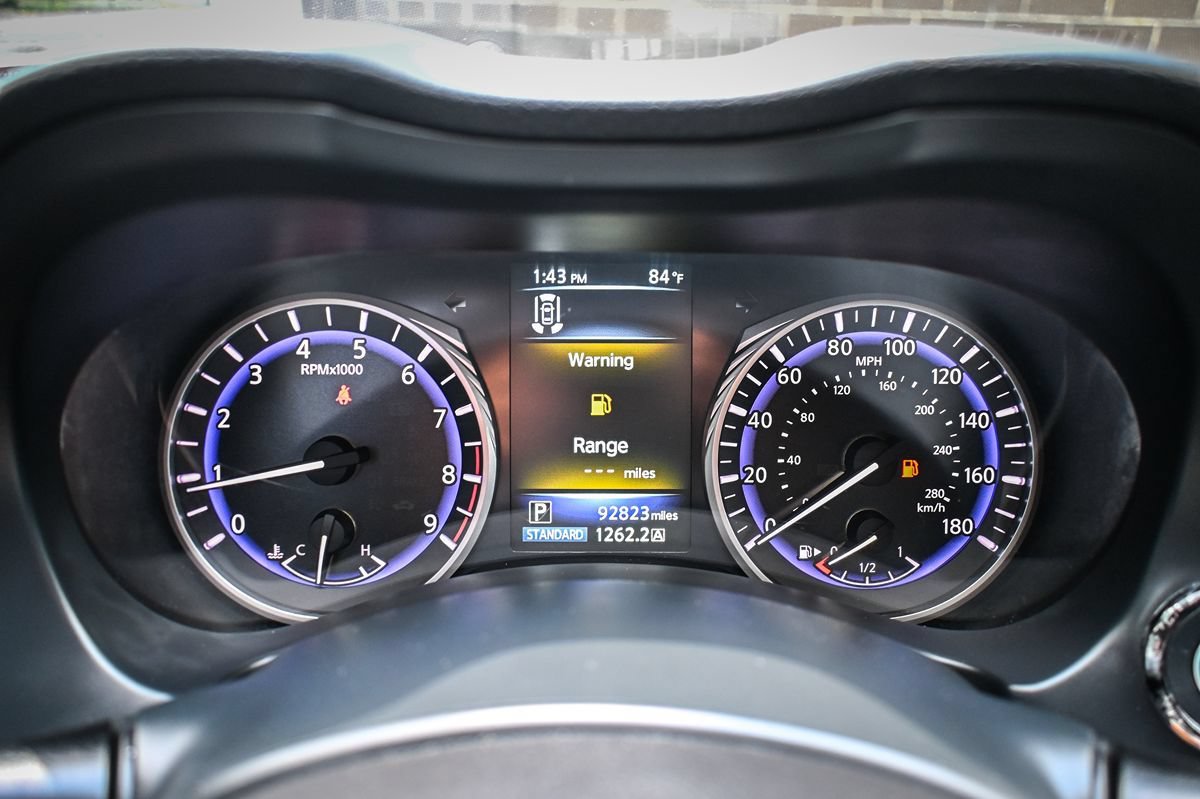 Used 2015 INFINITI Q50 AWD w/ Technology Package image 10
