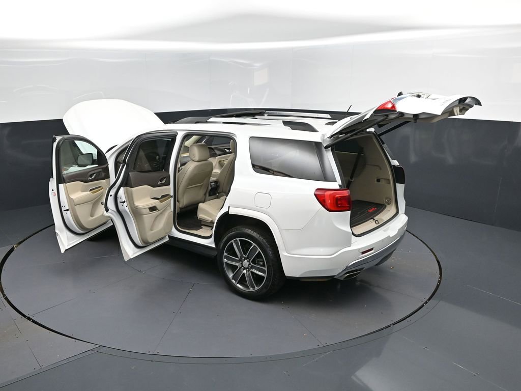 Used 2019 GMC Acadia Denali w/ Technology Package image 2