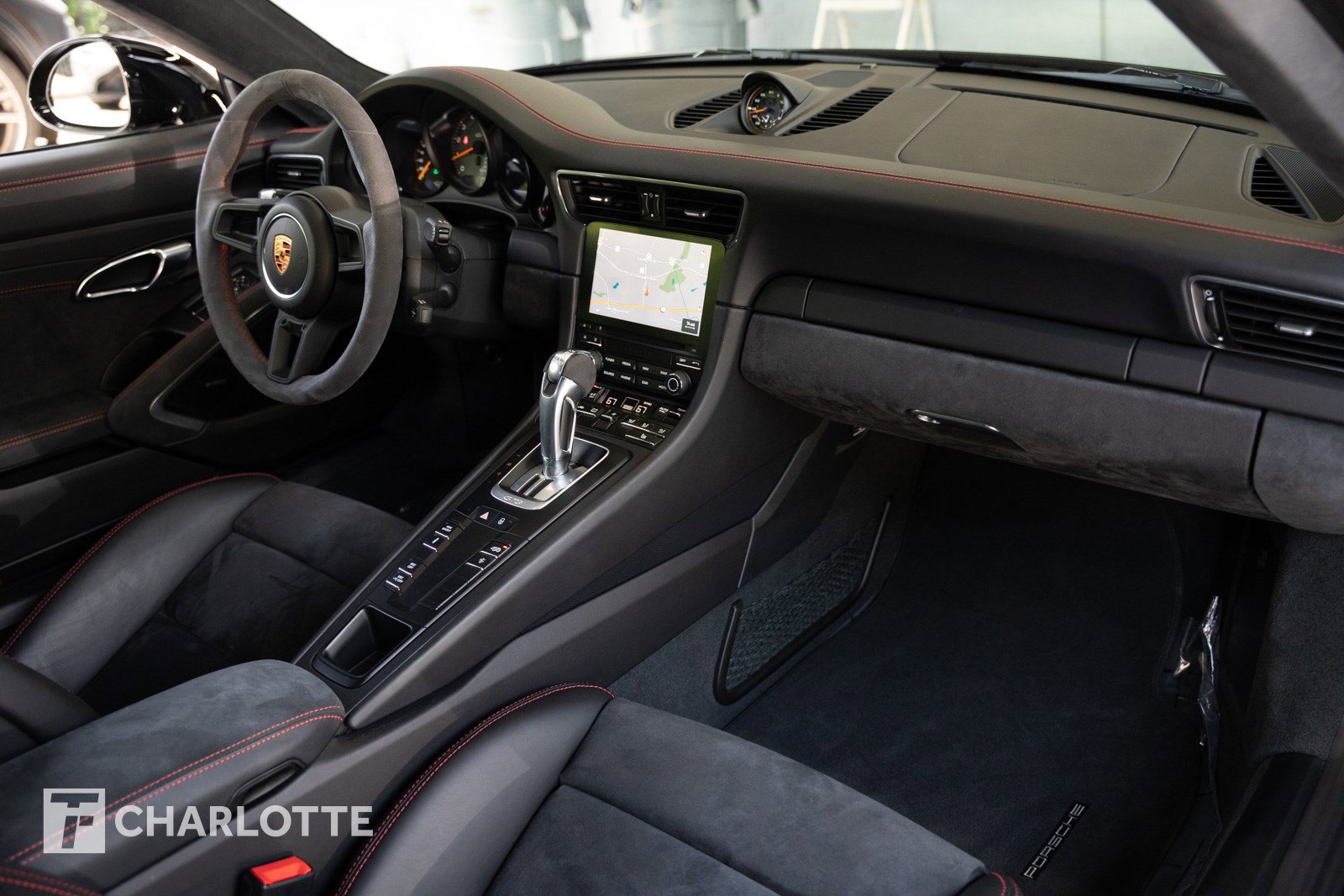 Used 2018 Porsche 911 GT3 RWD image 32