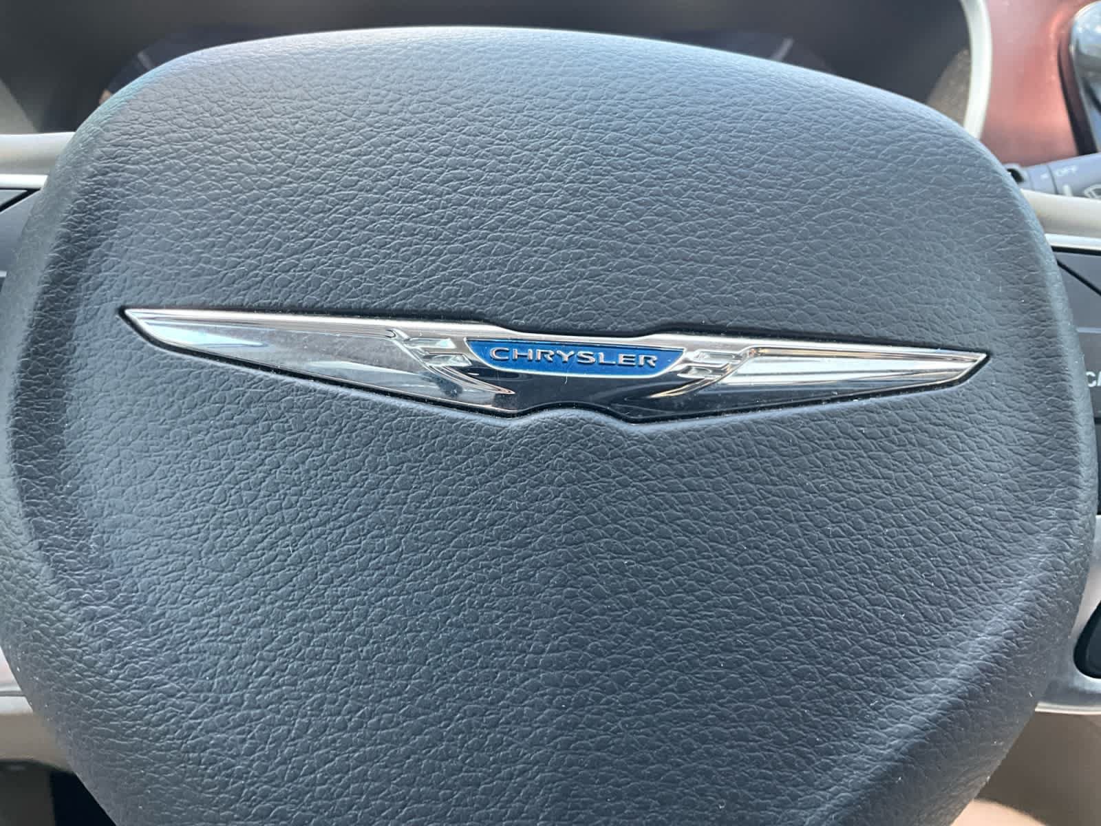 Used 2018 Chrysler Pacifica Limited FWD image 16