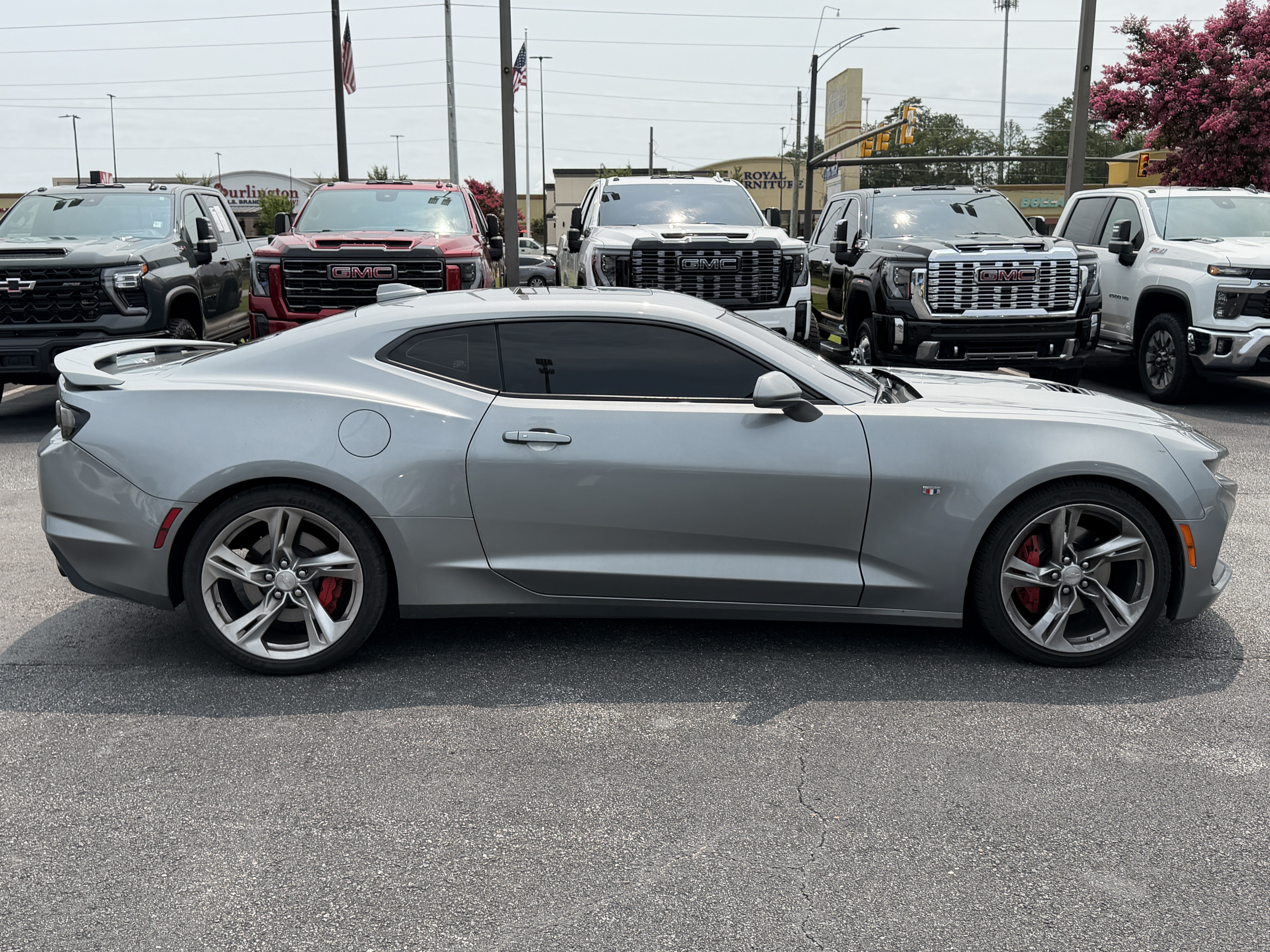 Used 2023 Chevrolet Camaro SS RWD image 12