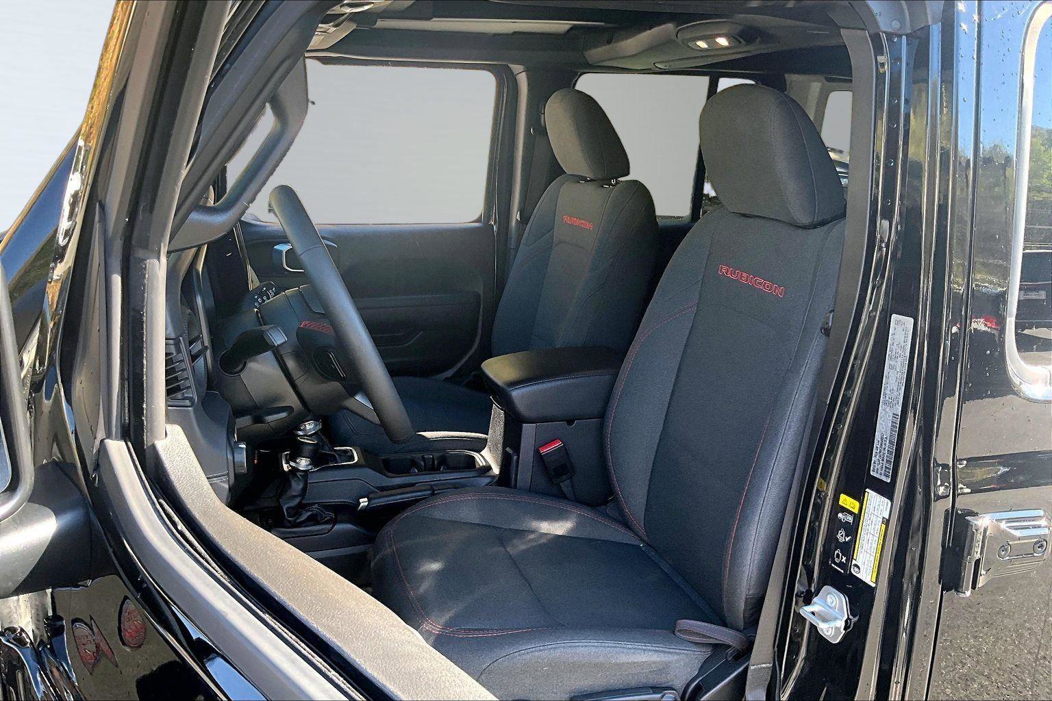 Used 2025 Jeep Wrangler Unlimited Rubicon w/ Convenience Group AWD/4WD image 26