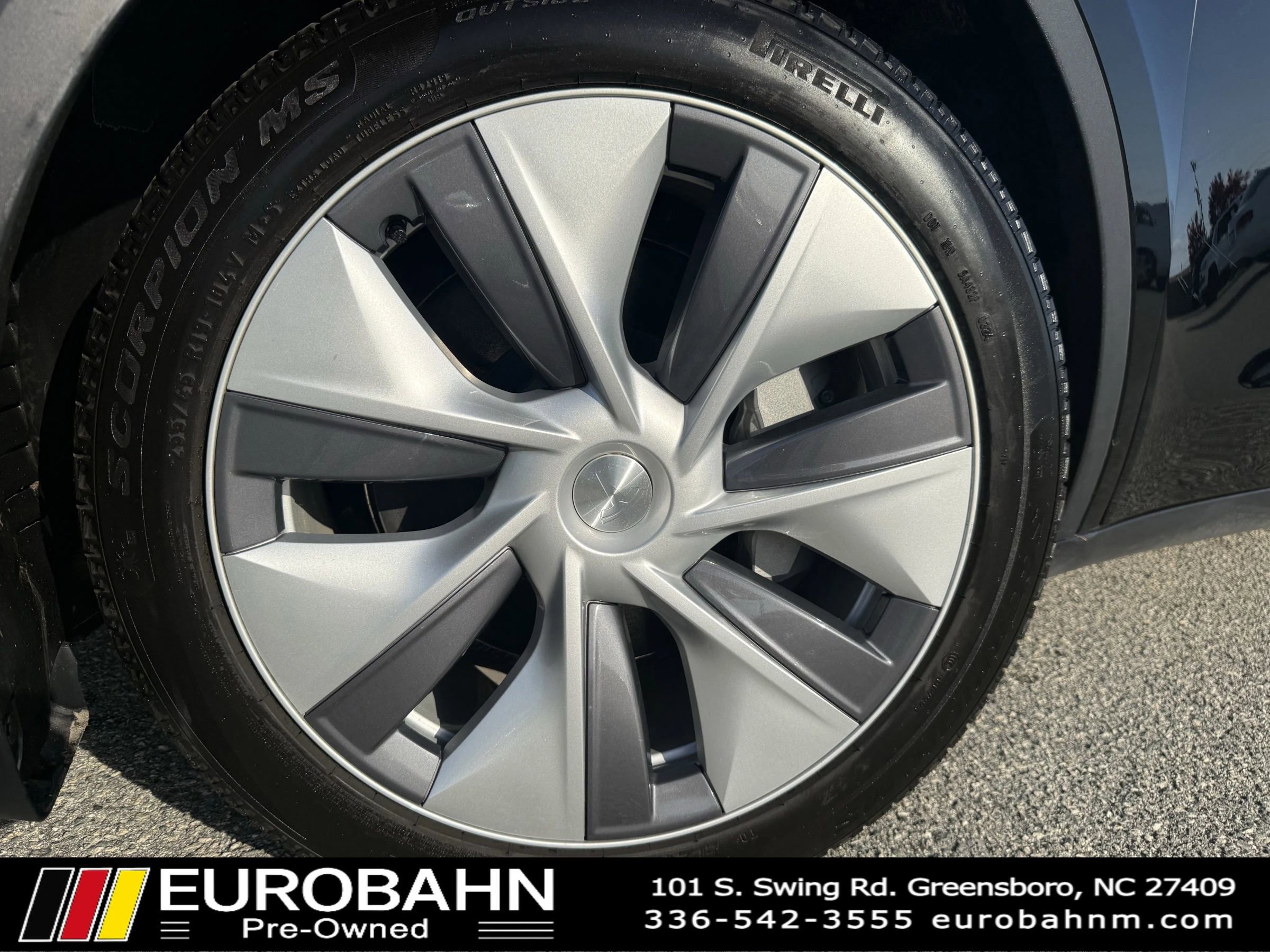Used 2024 Tesla Model Y Long Range AWD/4WD image 24