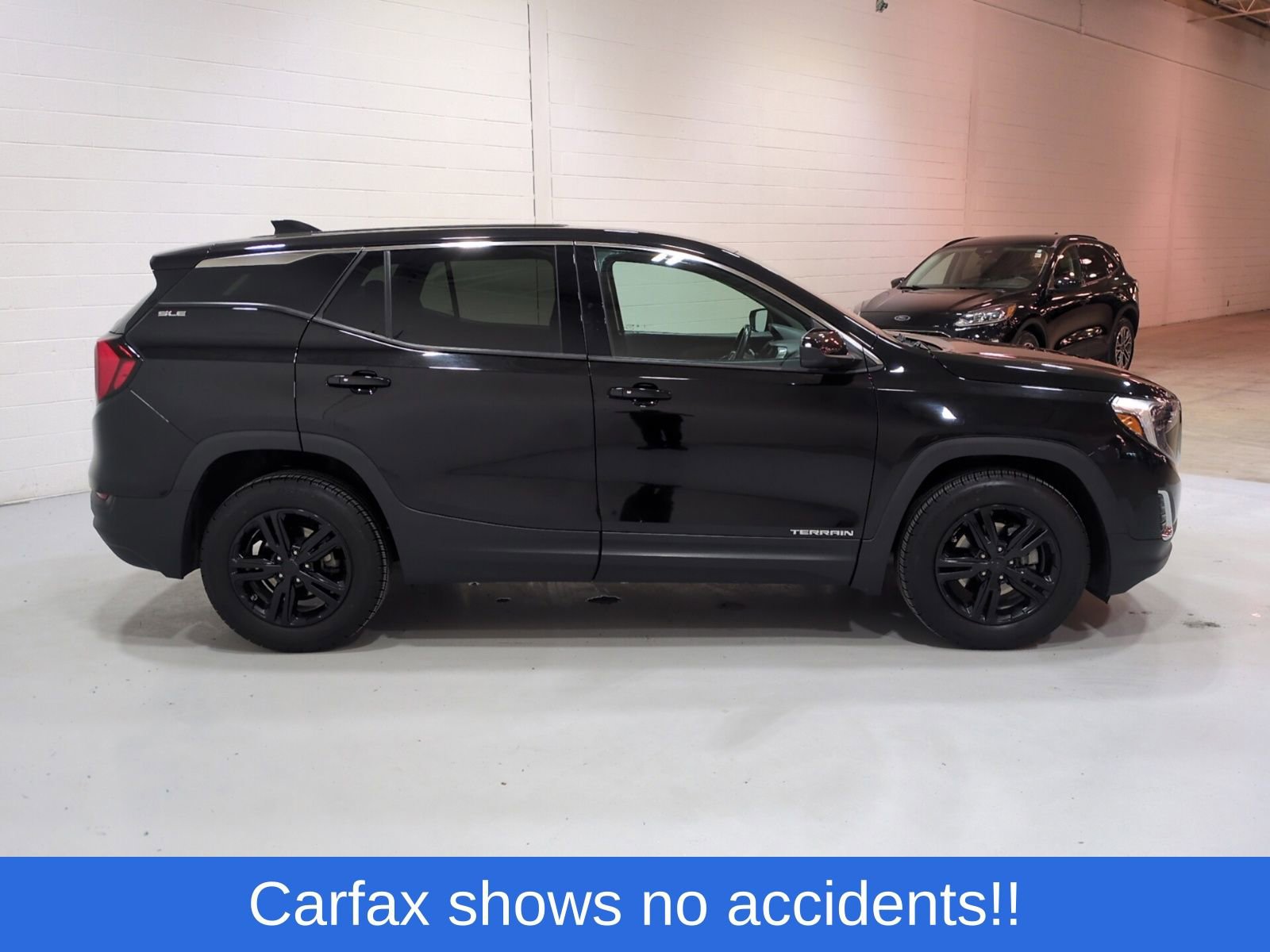 Used 2019 GMC Terrain SLE FWD image 2