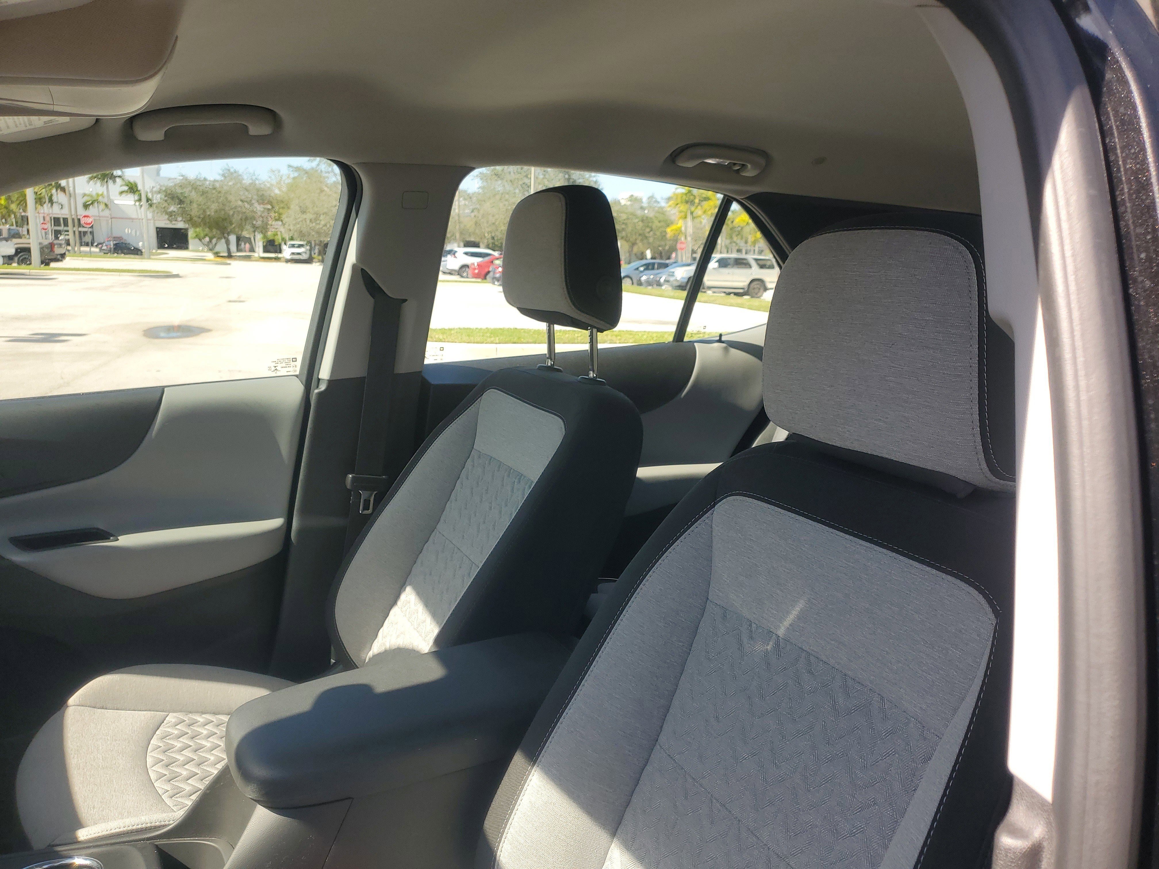 Used 2023 Chevrolet Equinox LS image 16