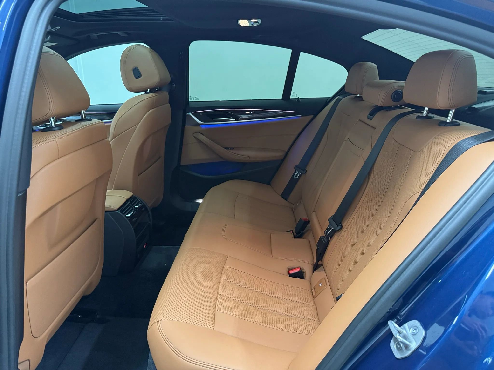 Used 2022 BMW 530i w/ M Sport Package RWD image 16