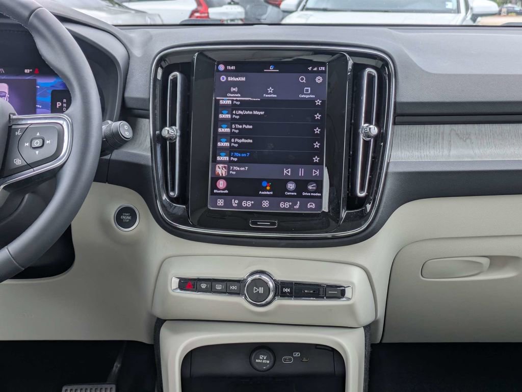 Certified 2023 Volvo XC40 B5 Plus w/ Protection Package Premier AWD/4WD image 22