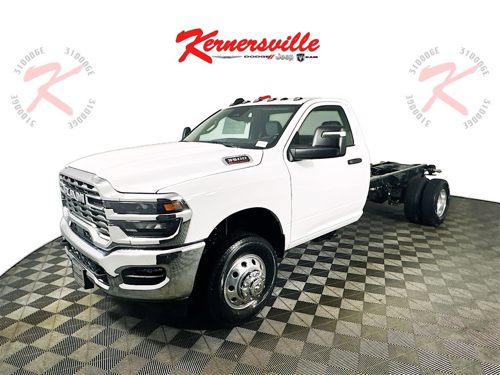 New 2025 RAM 3500 Tradesman image 3