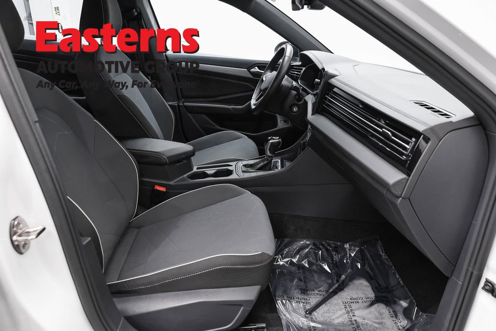 Used 2025 Volkswagen Jetta Sport FWD image 24