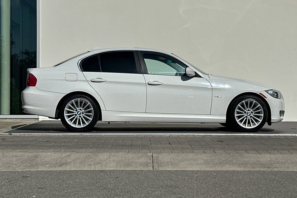 Used 2011 BMW 335i Sedan RWD image 2