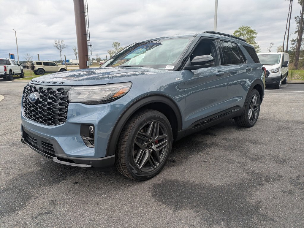 New 2026 Ford Explorer ST-Line w/ ST-Line Street Pack RWD image 8