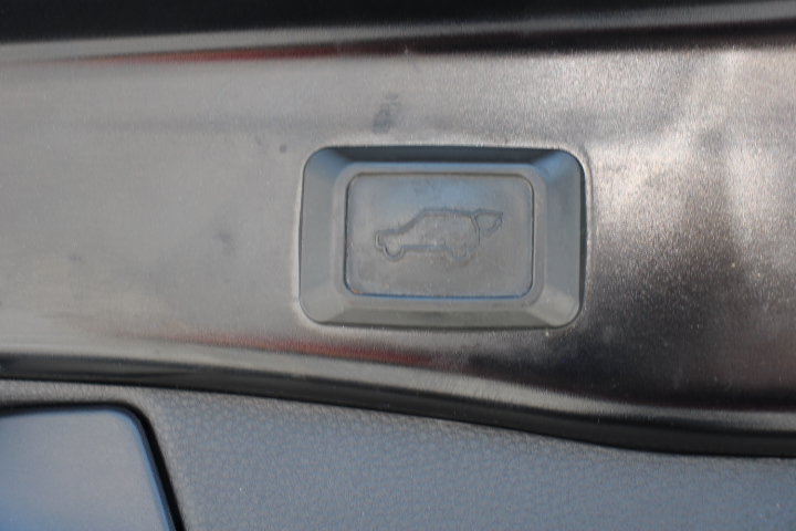Used 2023 Toyota RAV4 XLE Premium FWD image 16