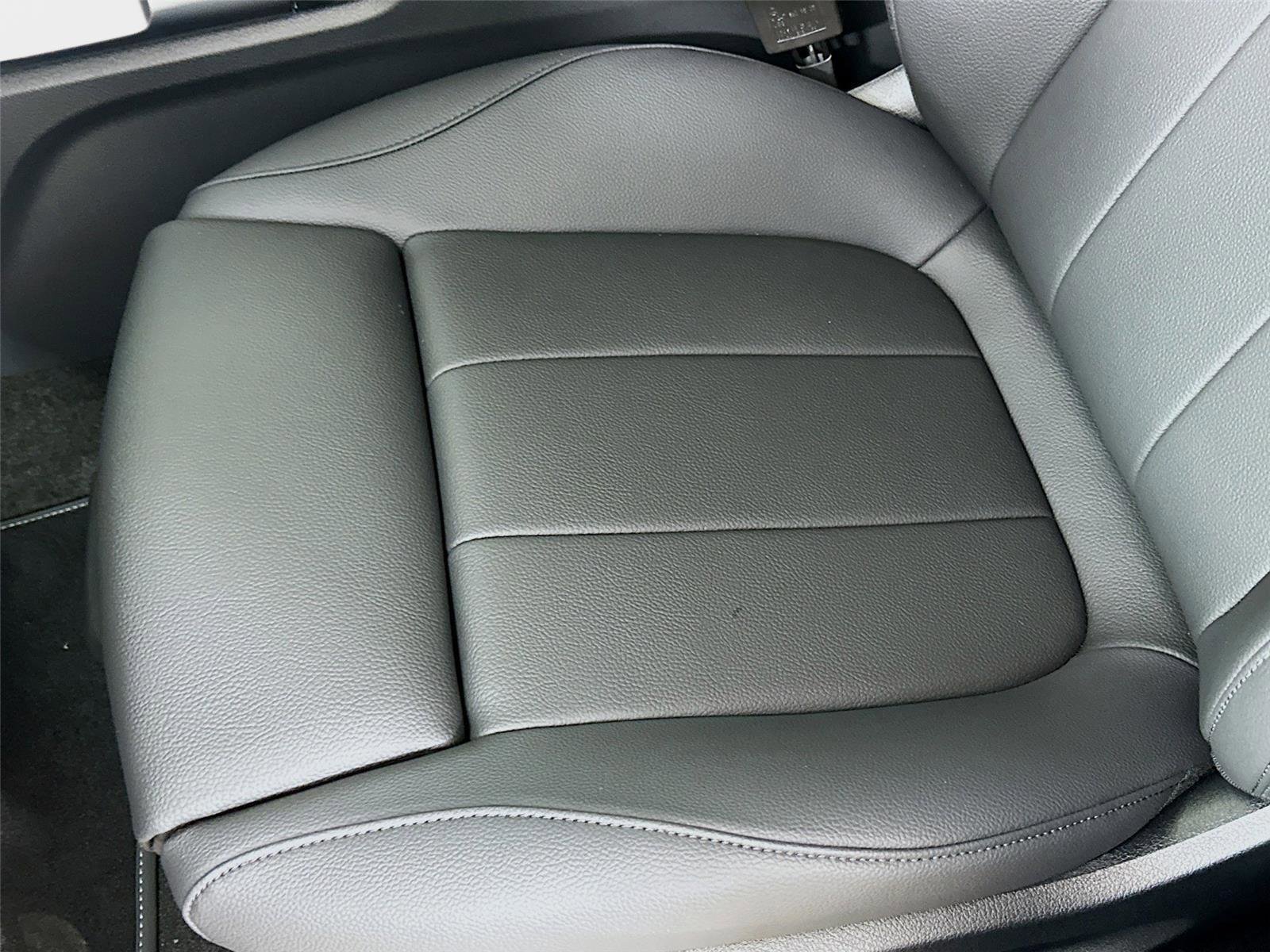 Certified 2025 Mercedes-Benz GLB 250 4MATIC image 25