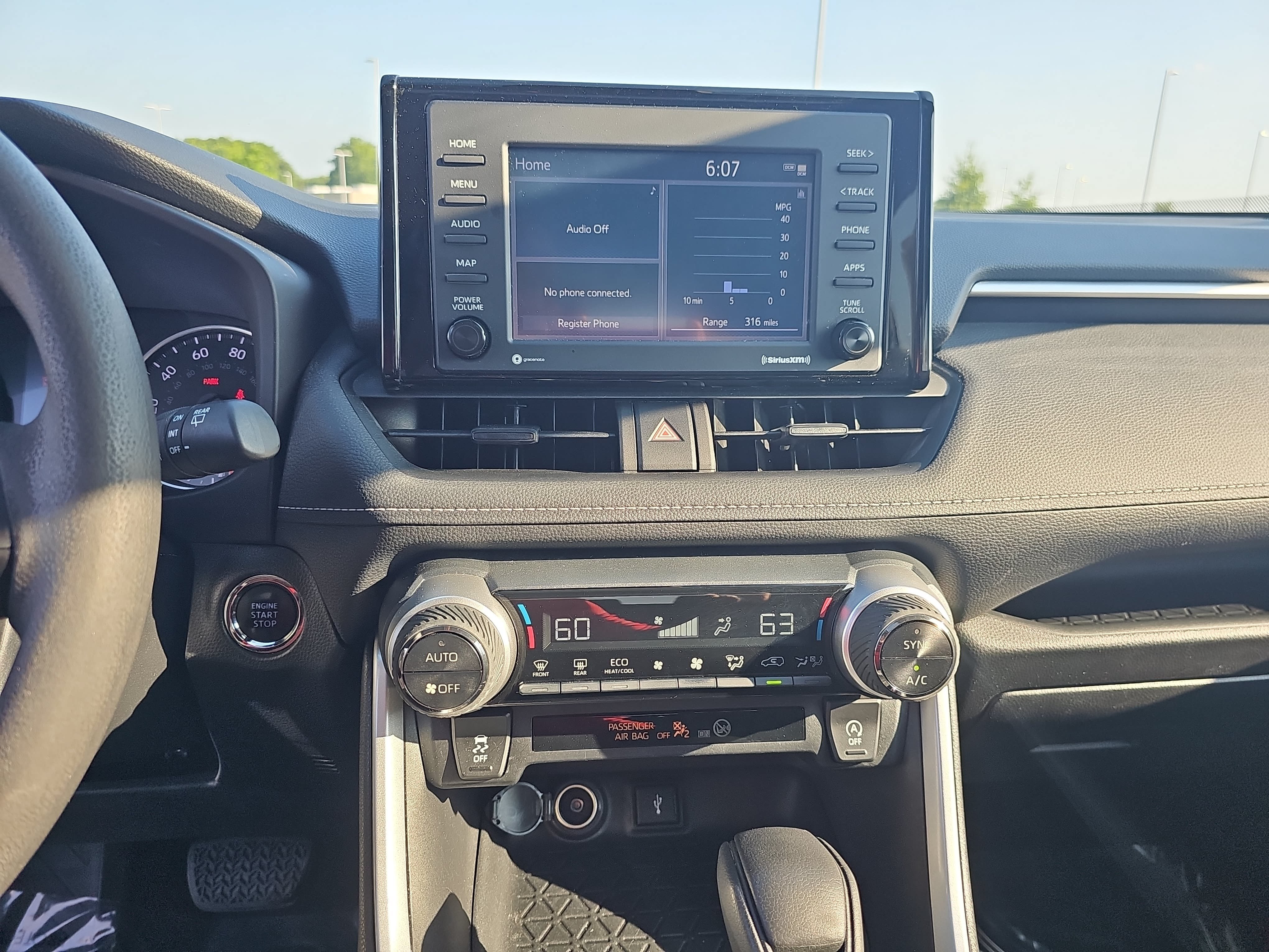 Used 2021 Toyota RAV4 XLE w/ Convenience Package FWD image 21