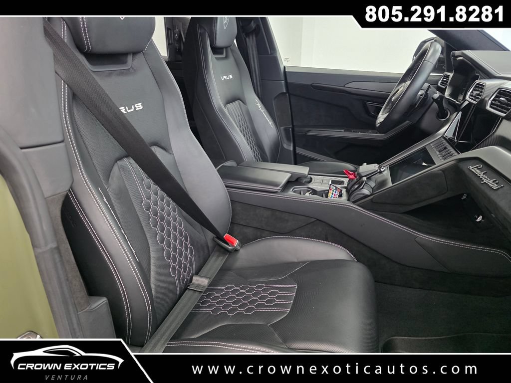 Used 2024 Lamborghini Urus Performante AWD/4WD image 13
