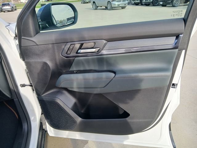 New 2026 GMC Terrain AT4 w/ Technology Package II AWD/4WD image 15