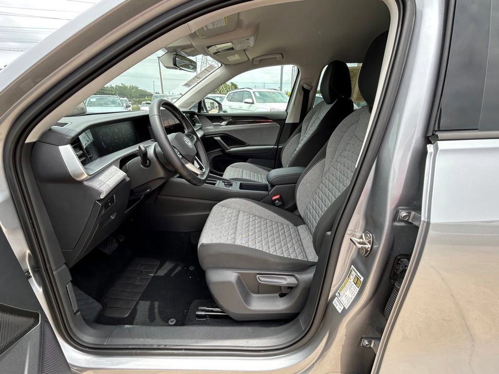 Certified 2025 Volkswagen Tiguan S FWD image 17