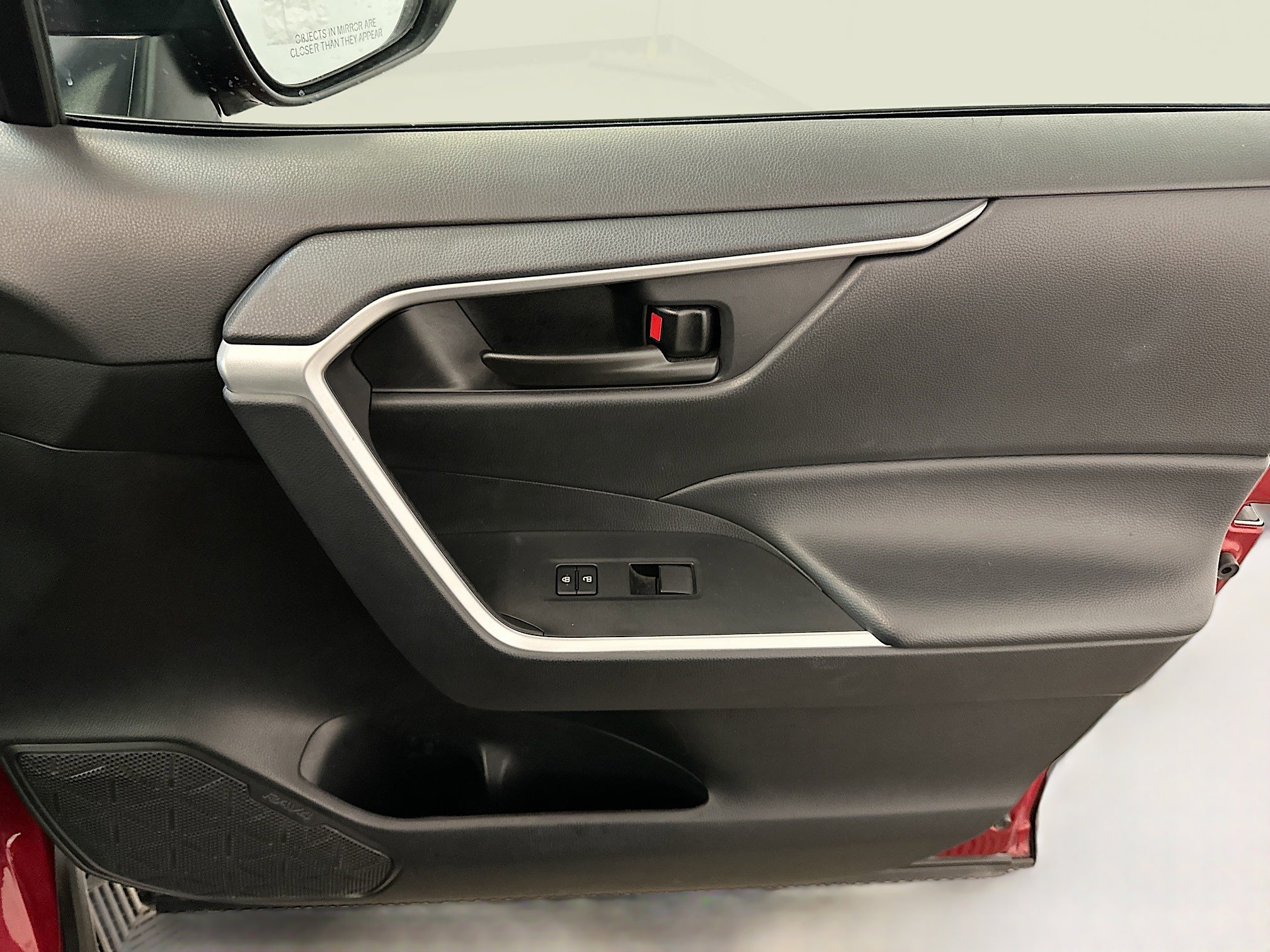 Used 2024 Toyota RAV4 LE image 33