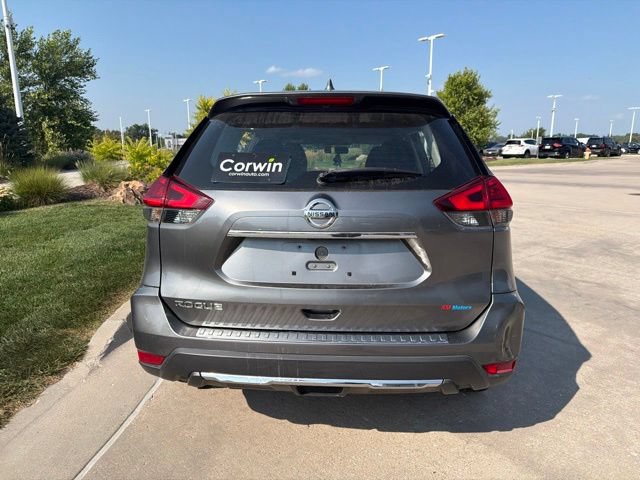 Used 2017 Nissan Rogue S FWD image 5