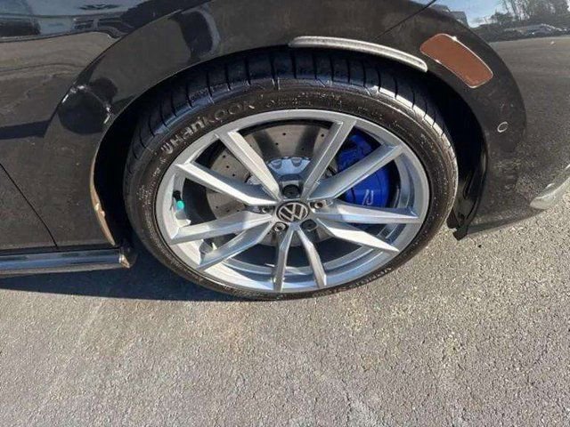 Certified 2024 Volkswagen Golf R image 29