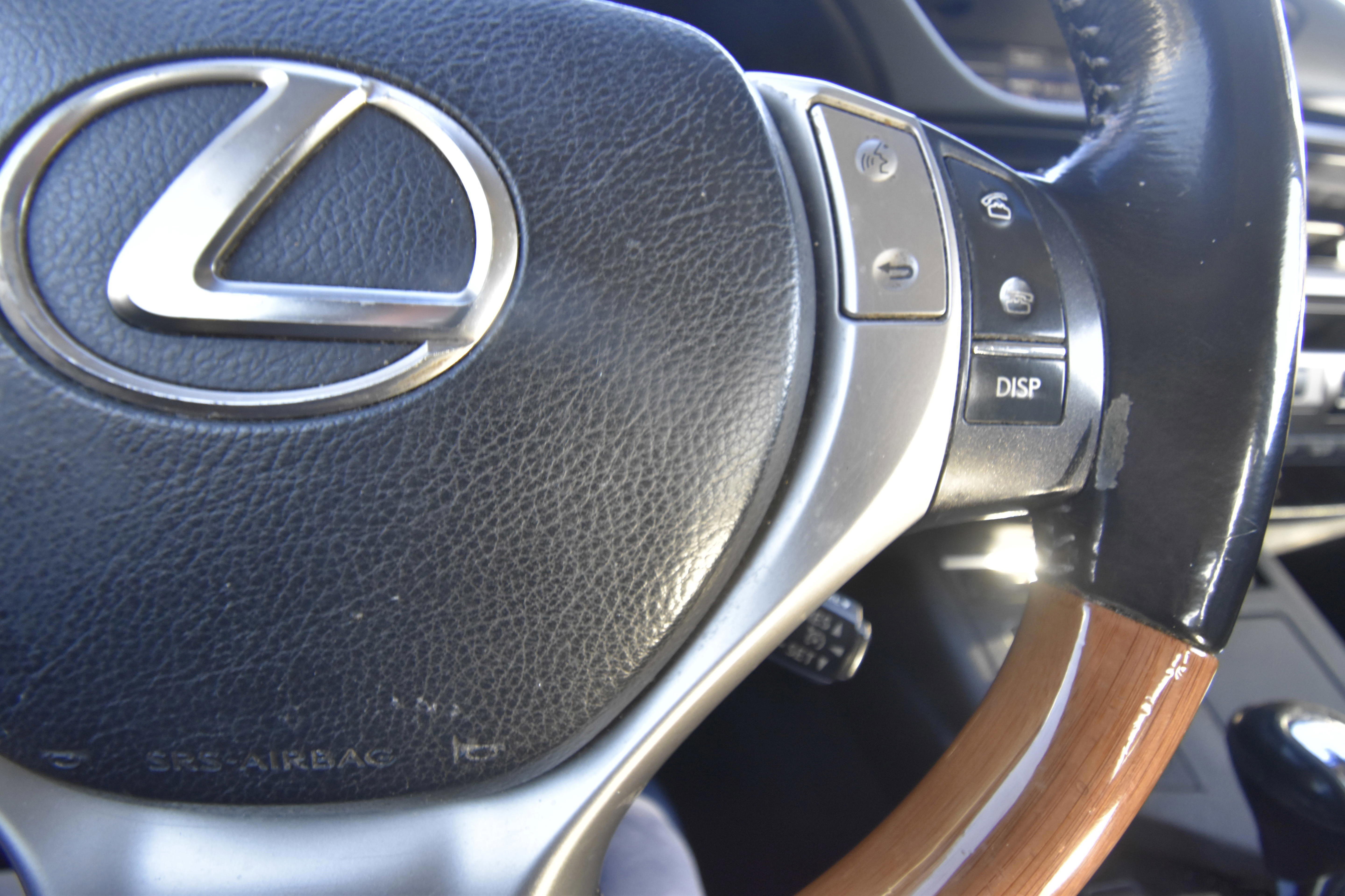 Used 2015 Lexus ES 300h w/ Navigation System Package image 14