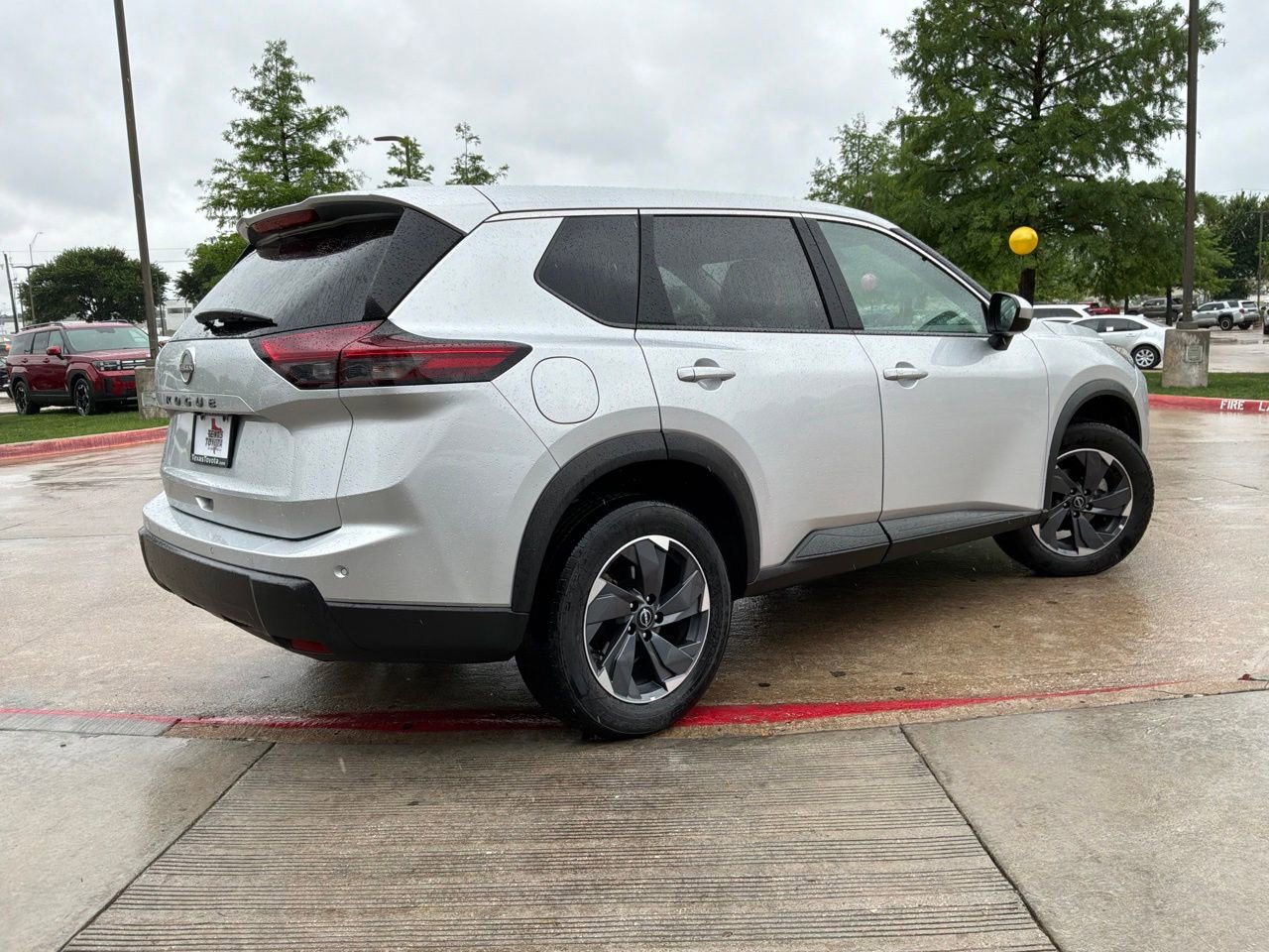 Used 2025 Nissan Rogue SV FWD image 6