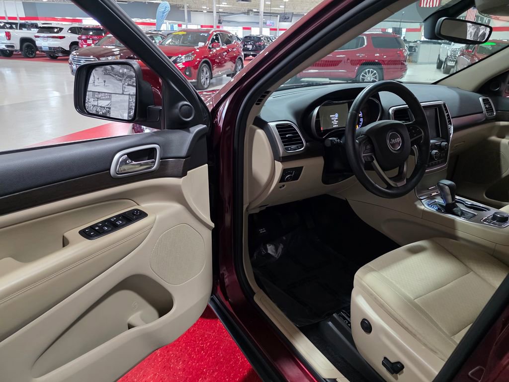 Used 2018 Jeep Grand Cherokee Laredo image 12