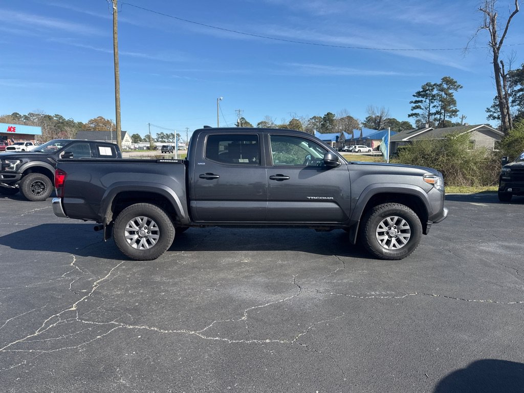 Used 2019 Toyota Tacoma SR5 AWD/4WD image 6