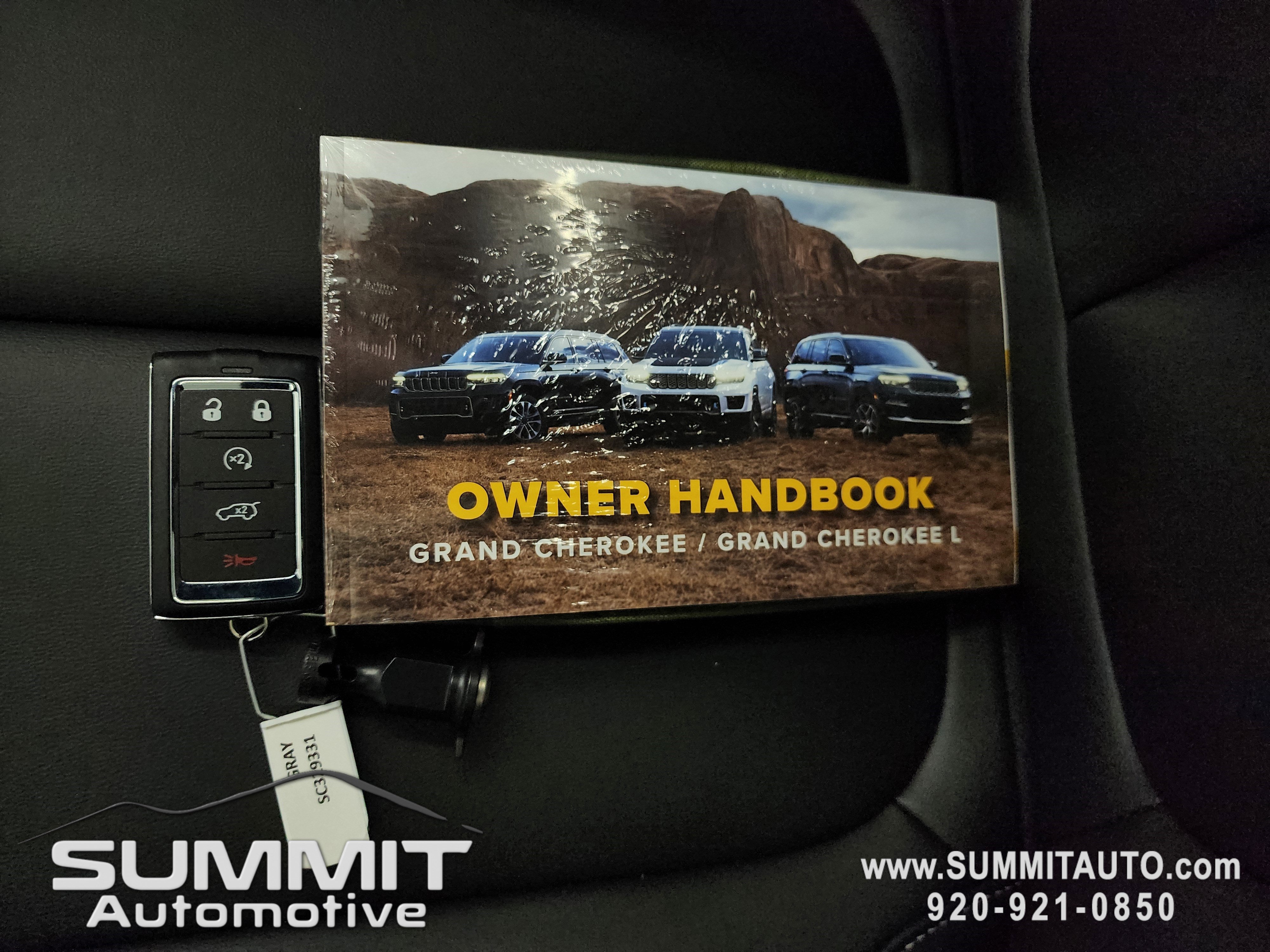 New 2025 Jeep Grand Cherokee Limited w/ Black Appearance Package image 63