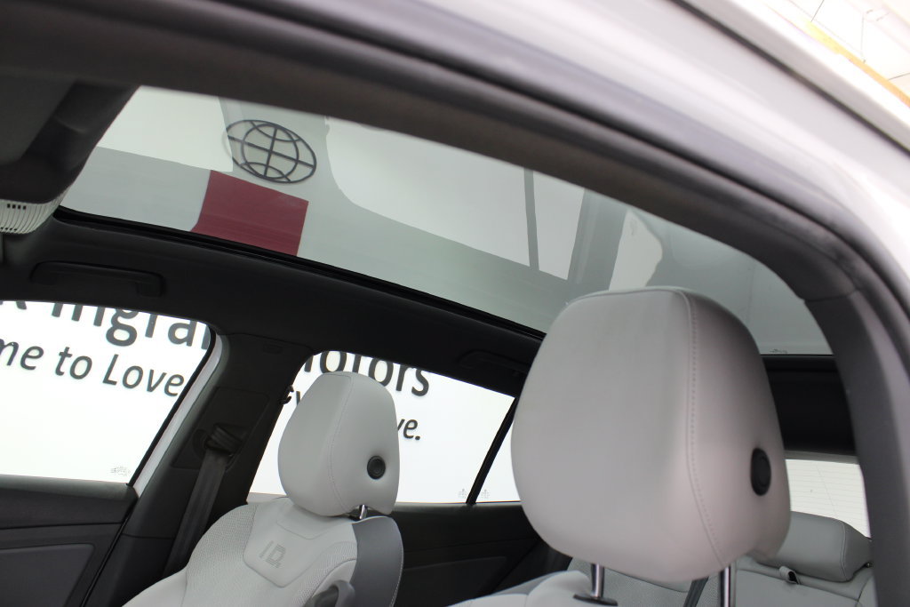 Used 2021 Volkswagen ID.4 Pro S RWD image 13