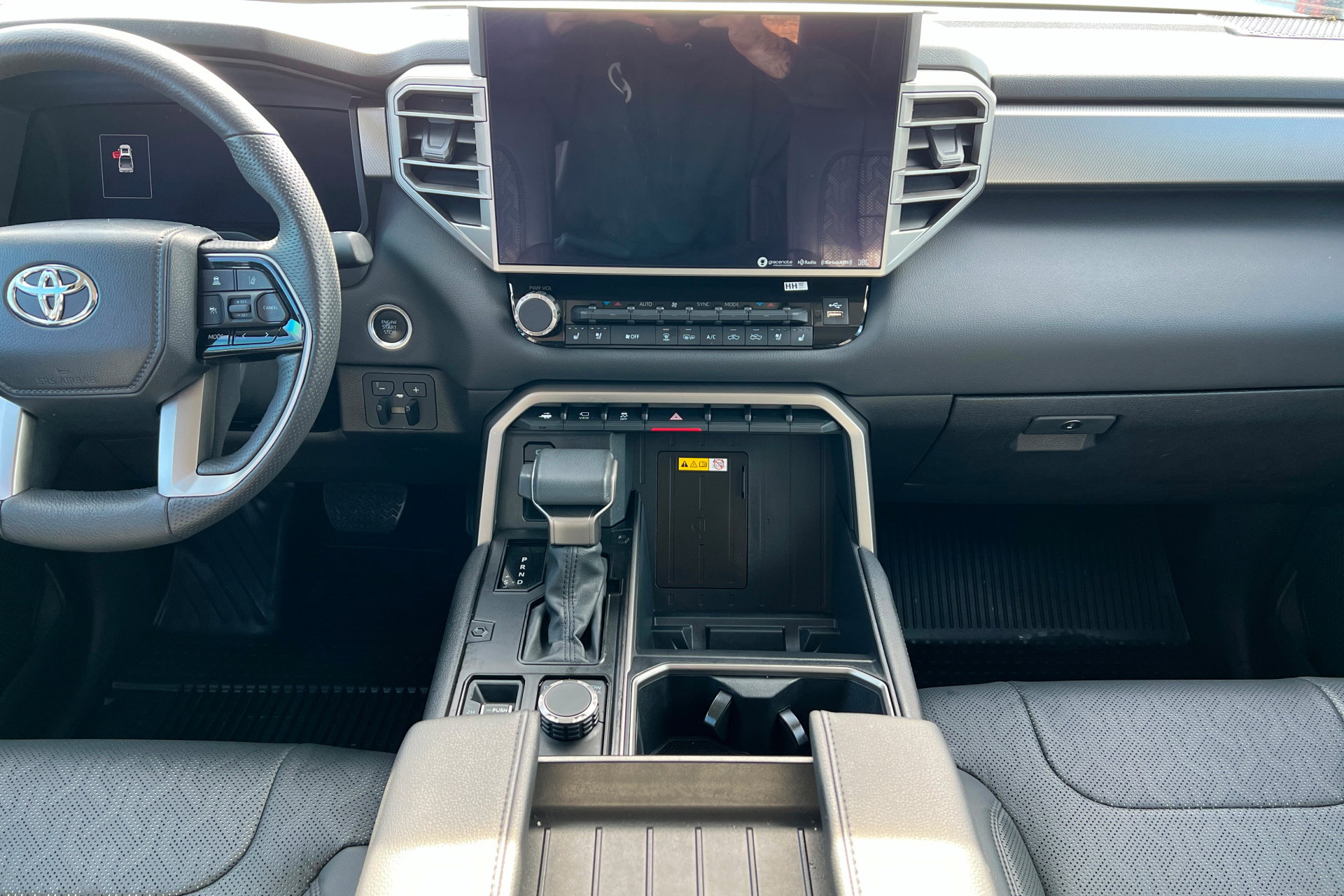 Used 2024 Toyota Tundra Limited AWD/4WD image 14